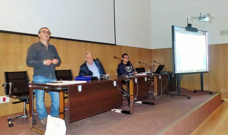Le máis sobre o artigo A Consellería do Medio Rural exclúe aos concellos da resolución do problema da avespa velutina