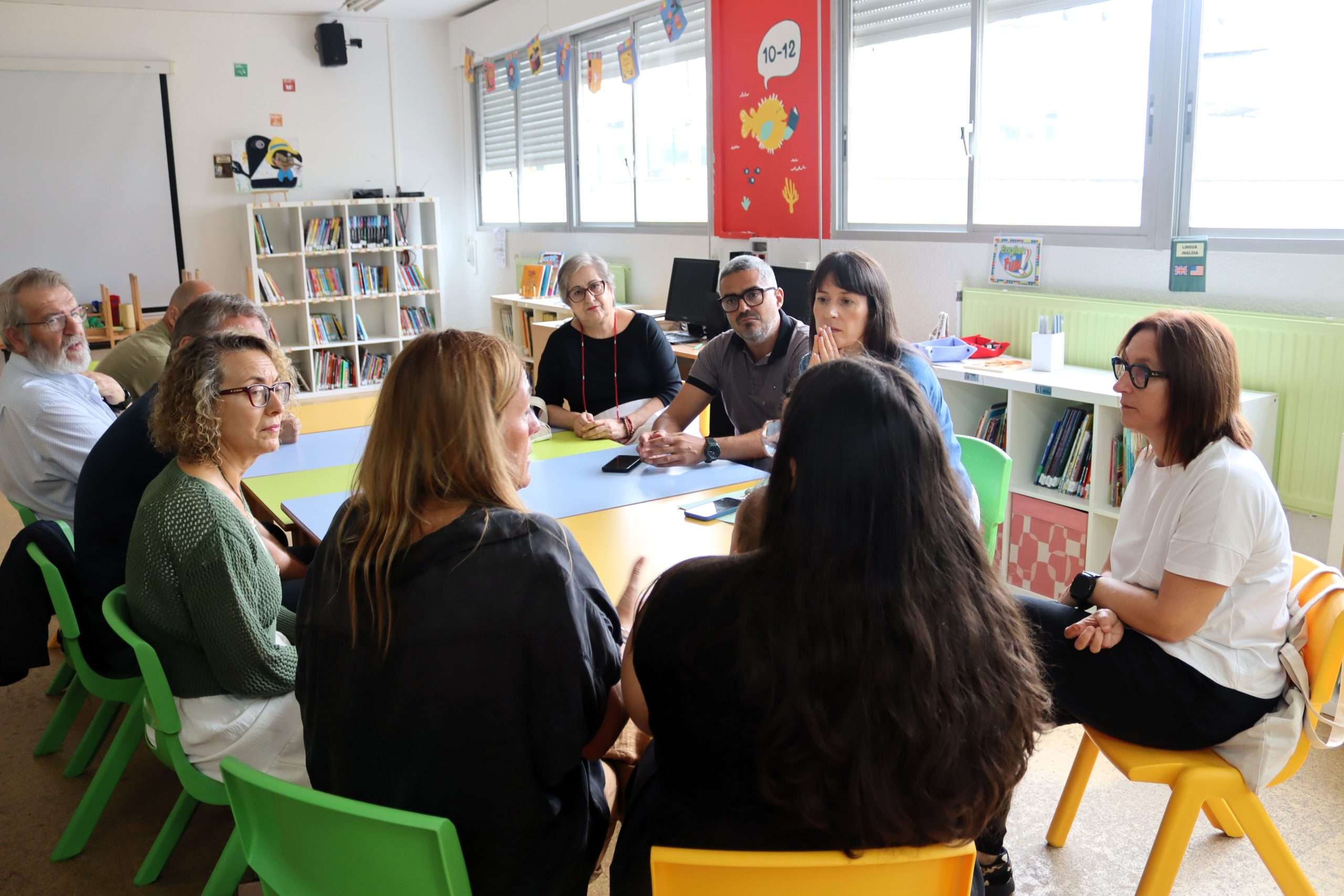 Neste momento estás a ver Ana Pontón reclama desde Carballo máis recursos para o ensino público e solucións inmediatas para os comedores escolares